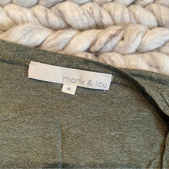 Monk & Lou size Medium - Picture 4 of 4